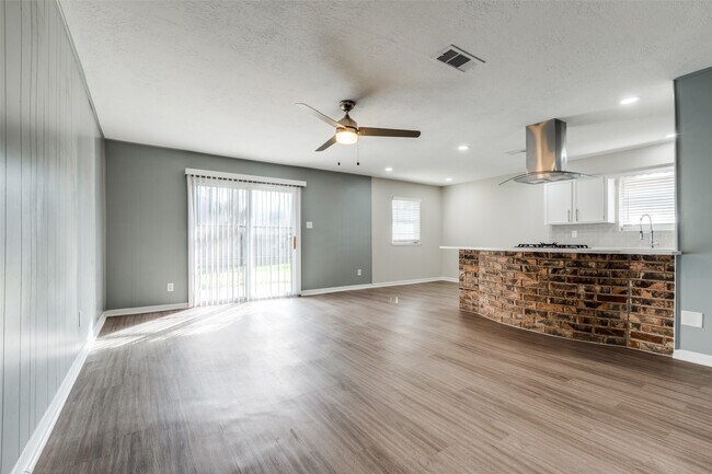 Building Photo - 5426 Fairgreen Ln