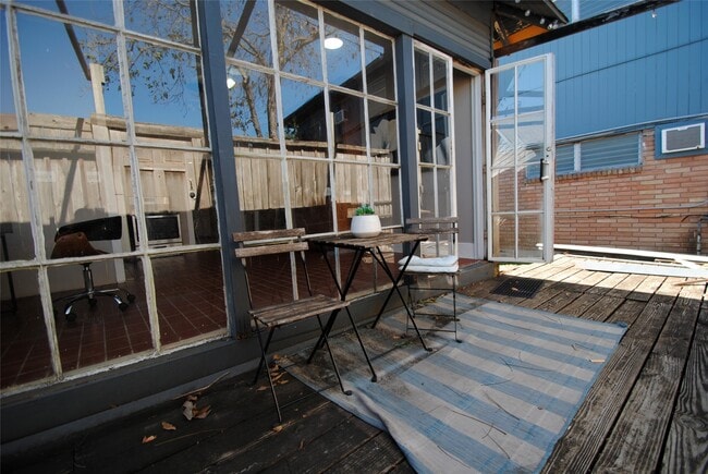 Building Photo - 1110 Missouri St