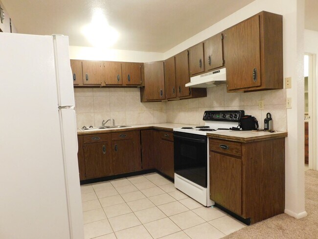 Building Photo - 402 Dressell Dr