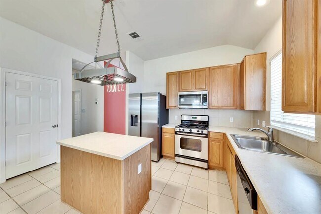 Building Photo - 2133 Paradise Ridge Dr