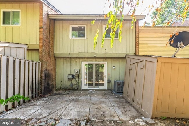 Building Photo - 630 Clearwater Ct