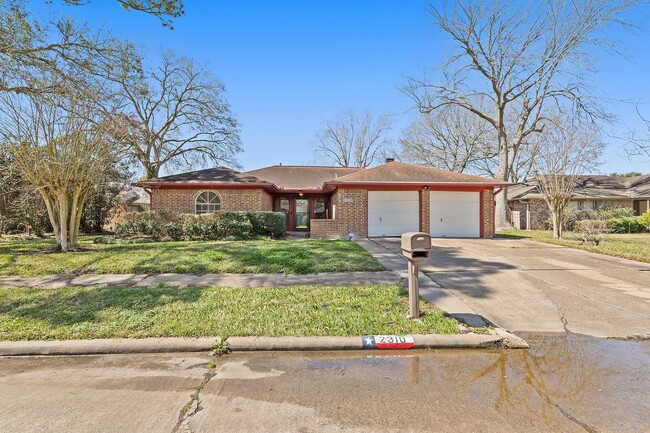 Building Photo - 2310 Anthony Ln