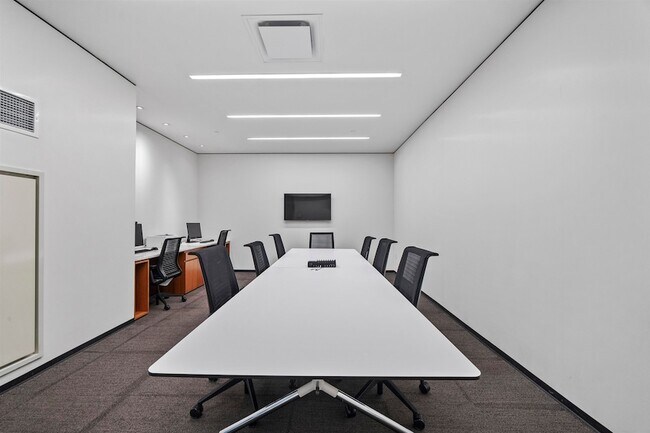 Building Photo - 77 Hudson St