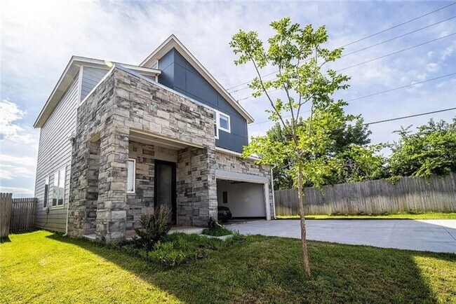 Primary Photo - Beautiful Two-Story Home in NW OKC!