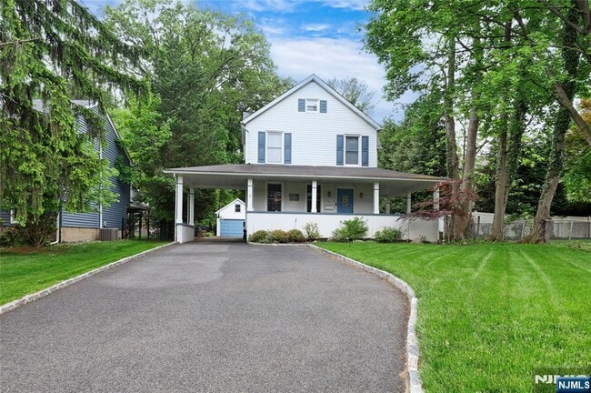 Primary Photo - 145 Arch St