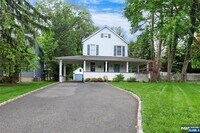 Building Photo - 145 Arch St