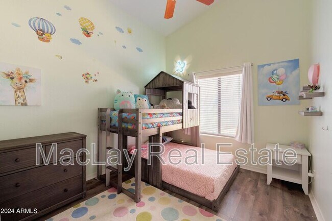 Building Photo - 1233 E Sea Gull Dr