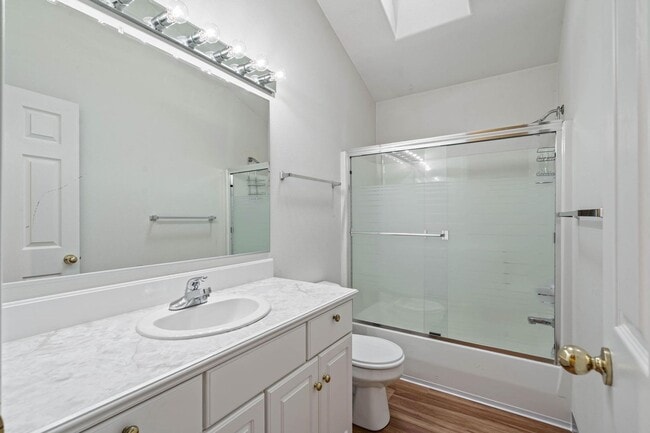 Building Photo - Unique 3-bdrm/2.5-bath duplex w/ A/C—Priva...