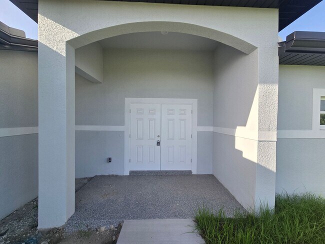 Building Photo - BRAND NEW CONSTRUCTION-LARGE CUSTOM 3/2/2 ...