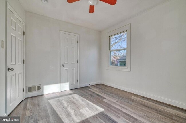 Building Photo - 701 Platinum Ave