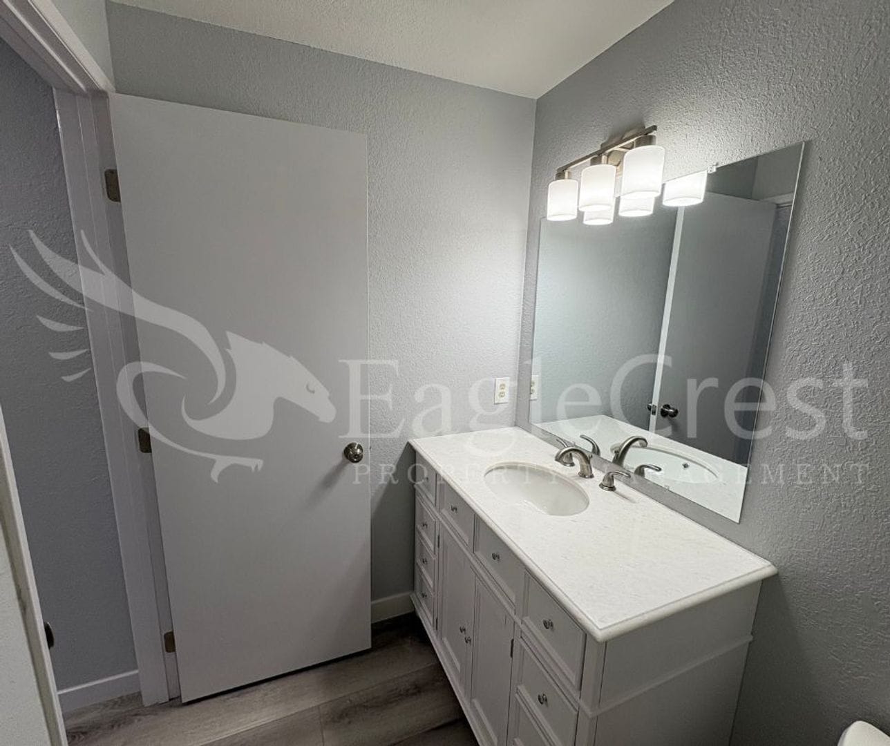 Building Photo - 320NEC