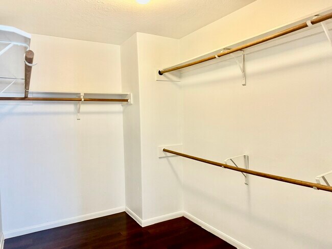 Building Photo - 7110 Favian Ct