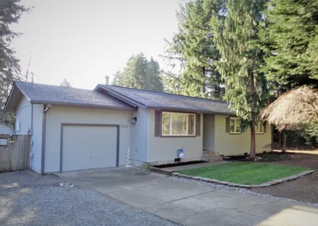 Primary Photo - 1018 SW Shannon Dr