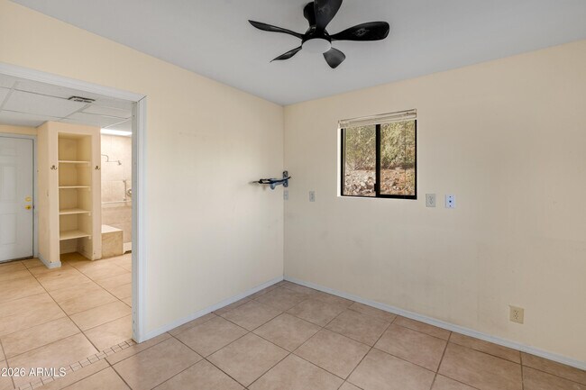 Building Photo - 33665 S Incline Dr