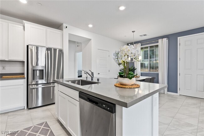 Building Photo - 965 Nevada State Dr