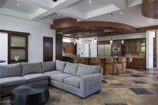 Building Photo - 17 Soaring Bird Ct