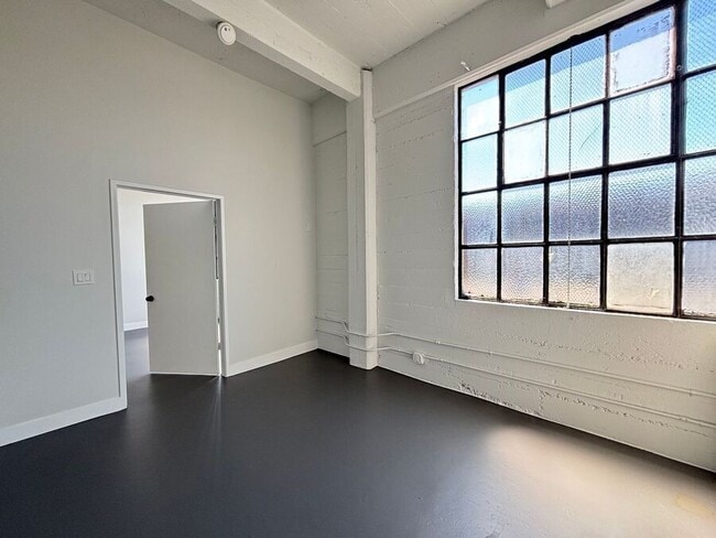 Building Photo - 1341 58th Ave