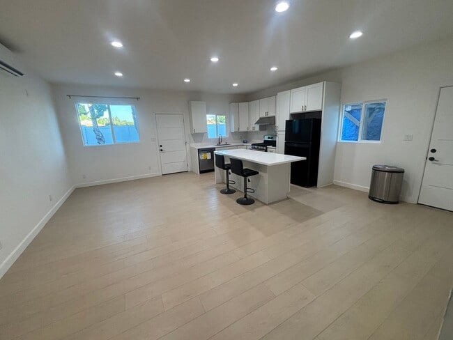 Building Photo - Stunning 3-Bedroom Single-Story ADU in Granada Hills!