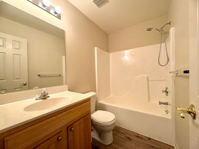 Building Photo - 3 Bedroom 2.5 Bathroom Townhome in Hummelstown!