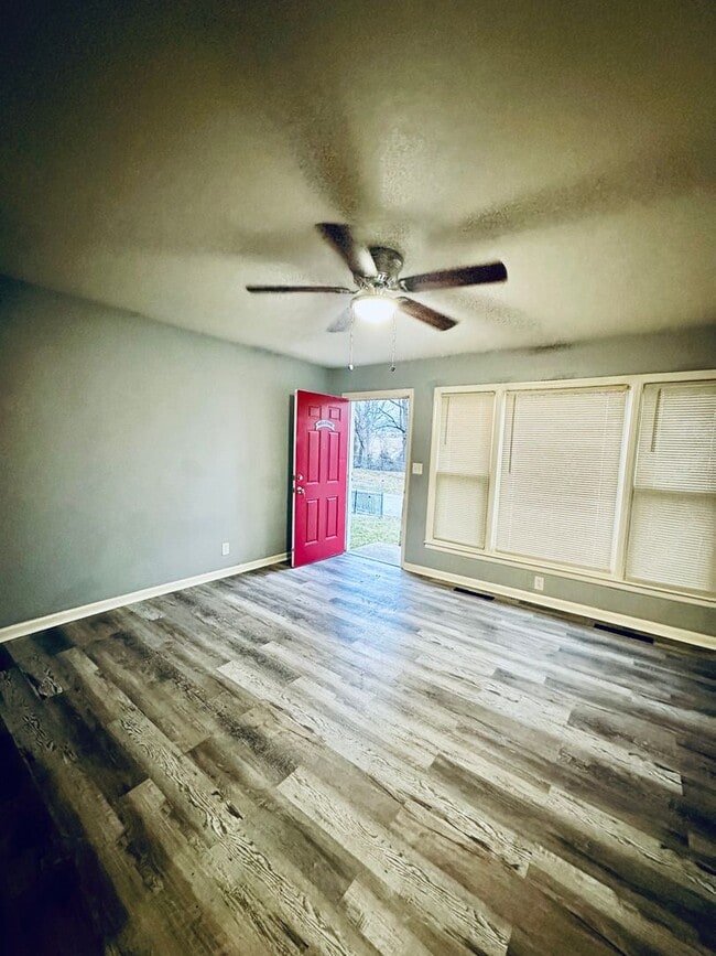 Building Photo - 4215-4217 E 54th St