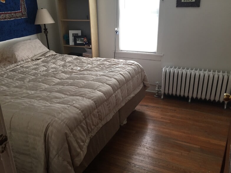 Building Photo - 30 Gold St