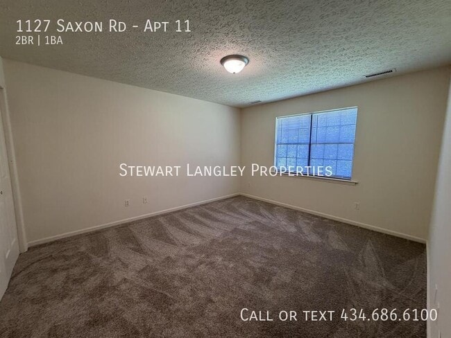 Building Photo - 1127 Saxon Rd