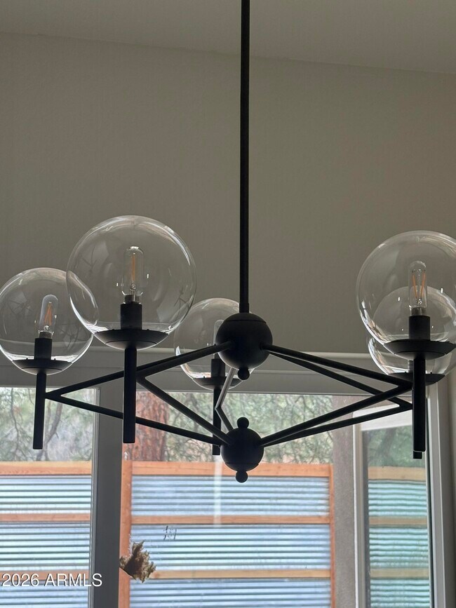 Building Photo - 561 Sally Ln