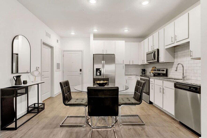 Building Photo - 14533 Star Water Rd