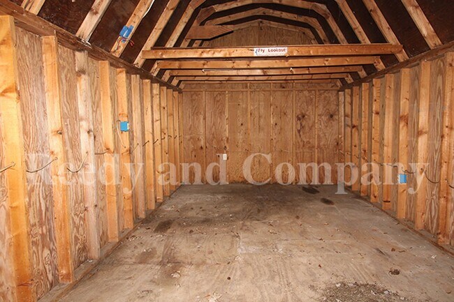 Building Photo - 4041 Hitchcock Dr