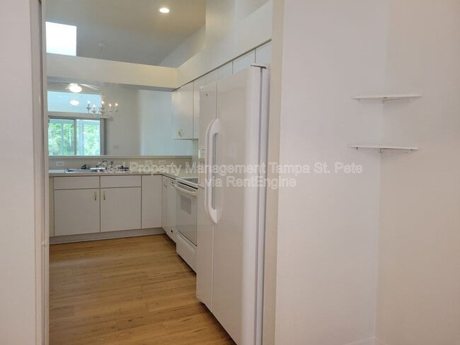 Building Photo - 12514 Hollybrook Ln