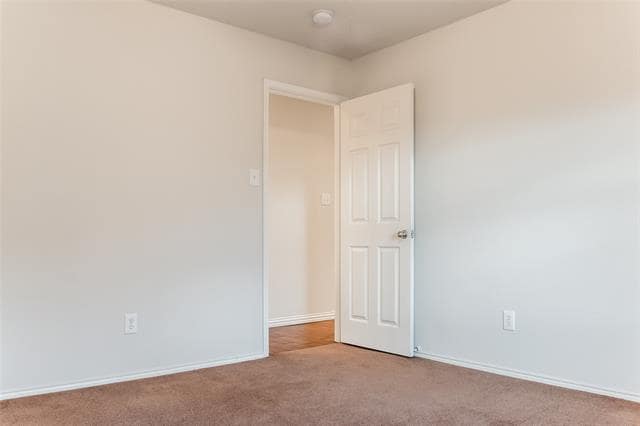 Building Photo - 11668 La Grange Dr