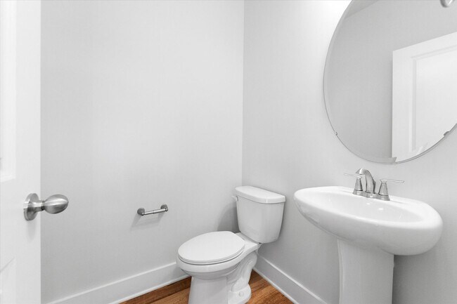 Building Photo - Stunning Lake Access End Unit Townhome Walking Distance to Downtown Davidson