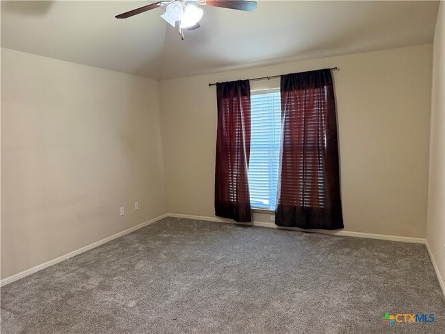 Building Photo - 5811 Alexandria Dr