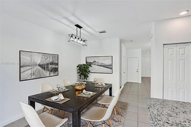 Building Photo - 25342 SW 115th Ave