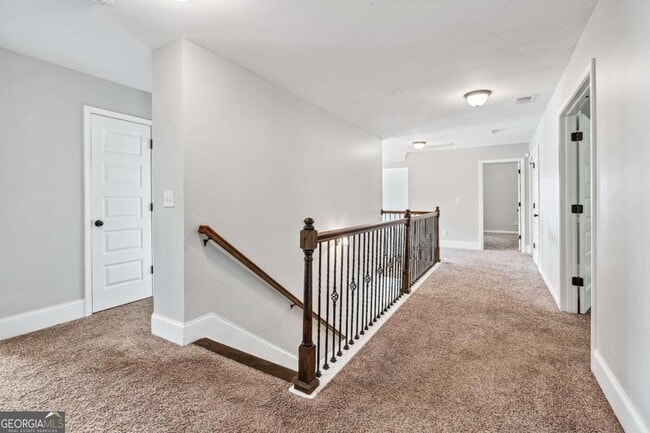 Building Photo - 2214 Golden Eagle Dr