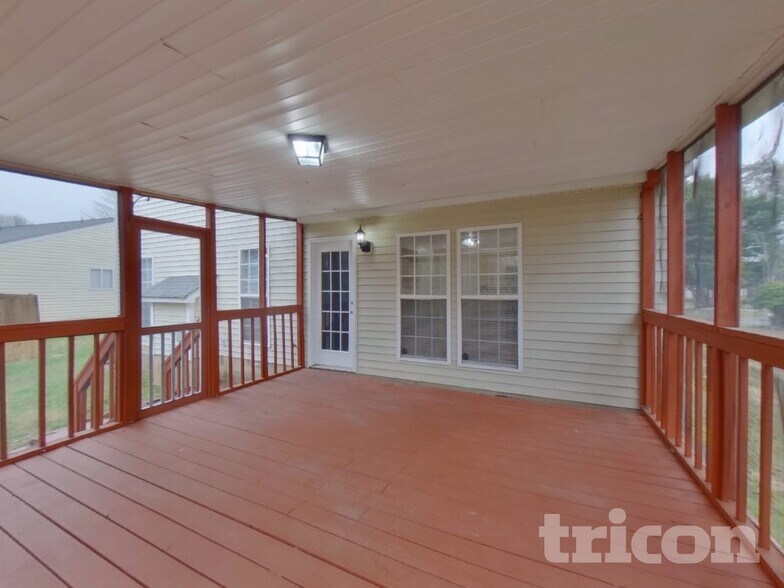 Building Photo - 7948 Travers Run Dr