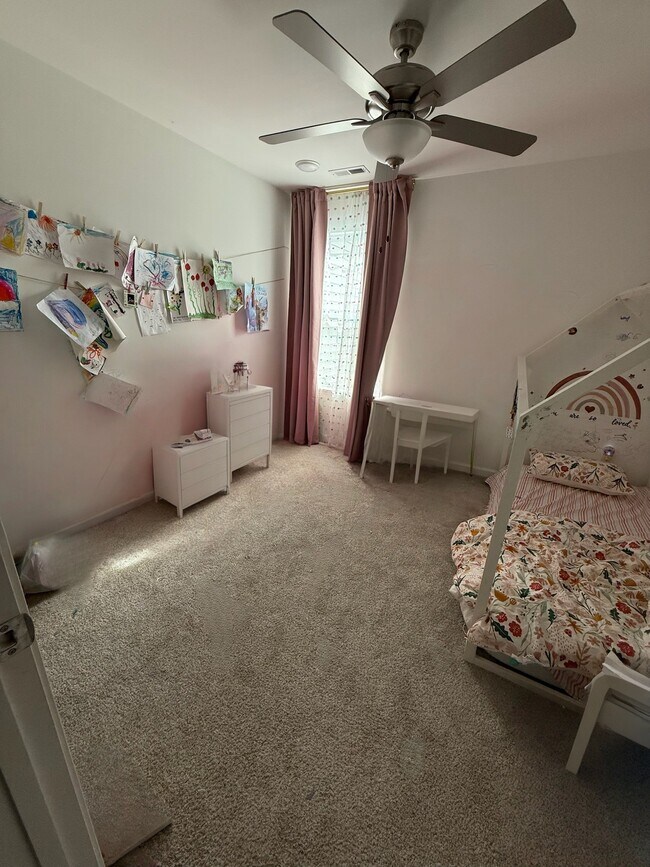 Building Photo - 119 Anise Ln