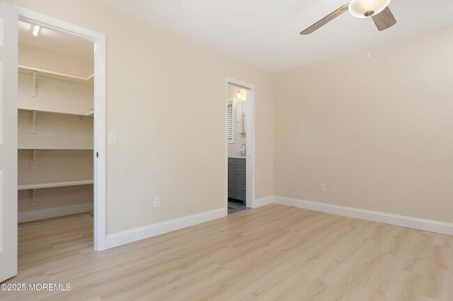 Building Photo - 2329 Oak Tree Rd