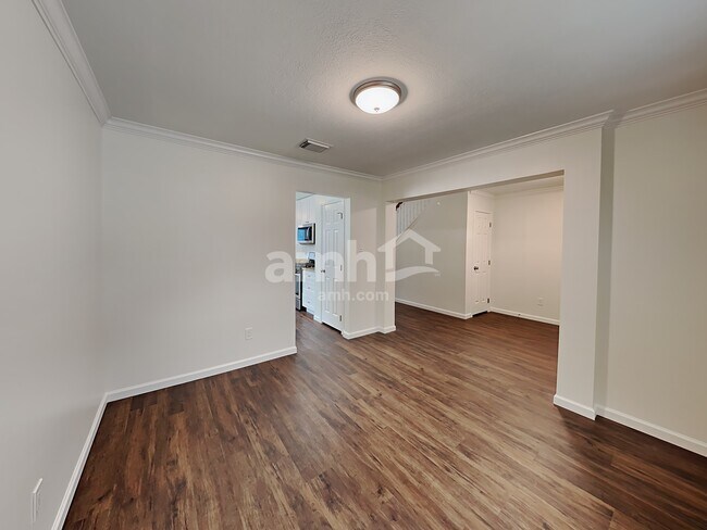 Building Photo - 3347 Bent Spring Ct