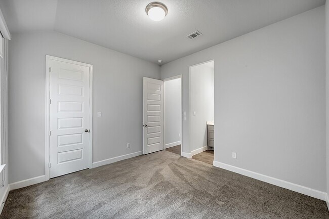 Building Photo - 8431 Willow Whisper Ln