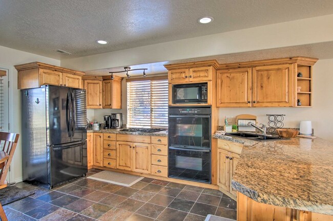 Building Photo - 3524 N Fox Run Dr