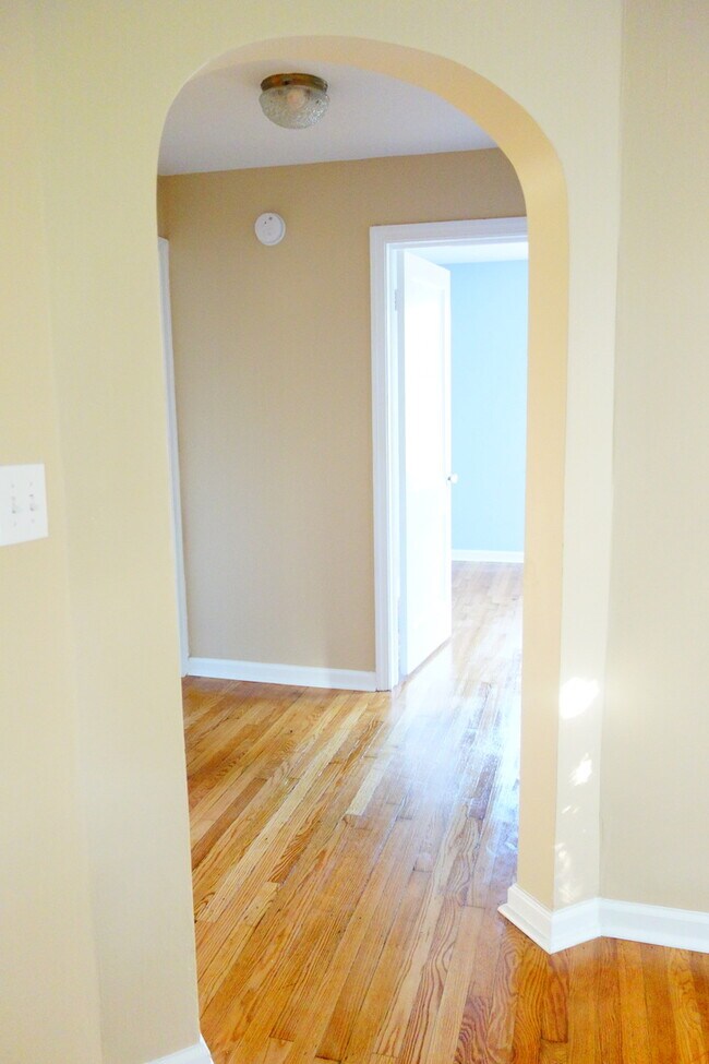 Building Photo - 8007 Garland Ave