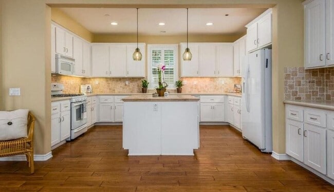 Building Photo - 8245 Sunstone St