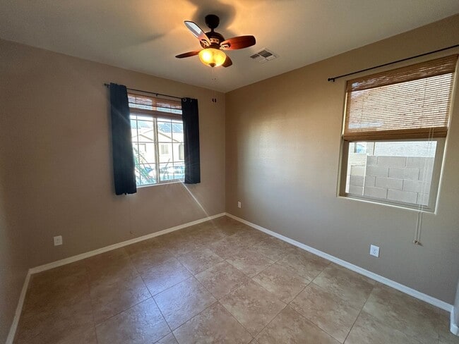 Building Photo - 18627 W North Ln