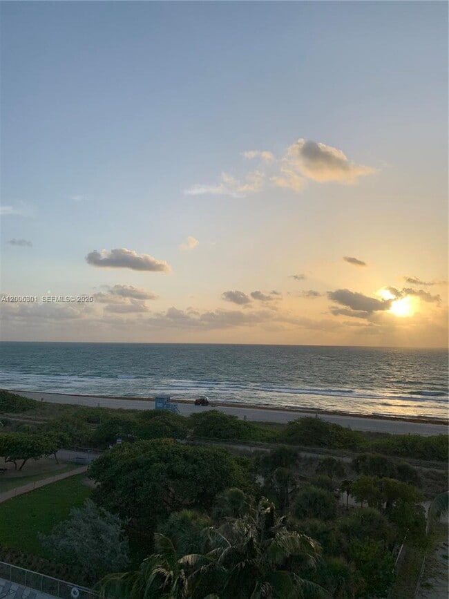 Building Photo - 9273 Collins Ave