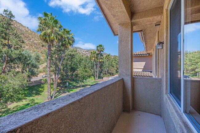 Building Photo - 3183 Dehesa Rd
