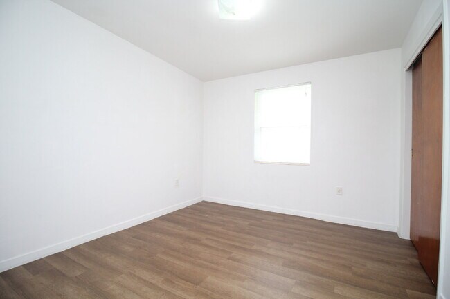 Building Photo - 3BR Home Near Belvedere Park with Bonus Flex Space, Garage & Convenient Access to Shopping, Schoo...