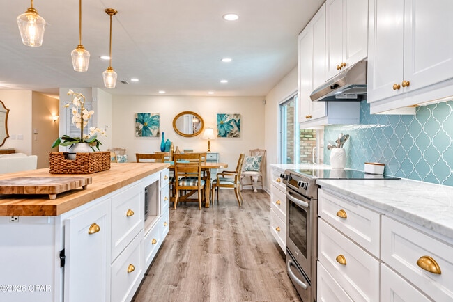 Building Photo - 4608 Sunset Dr