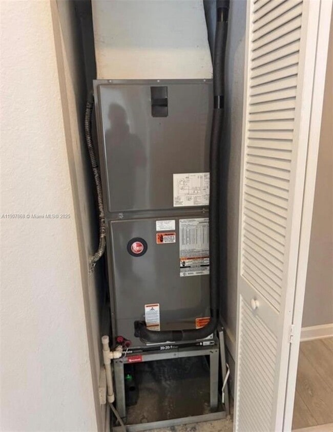 Building Photo - 7738 NW 116th Ave