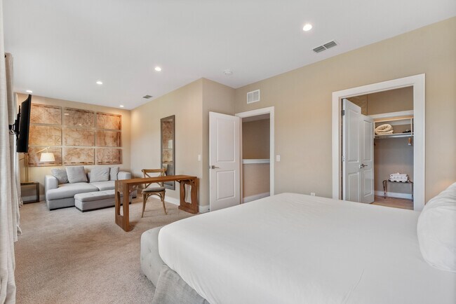 Building Photo - 7530 Brooklyn Dr